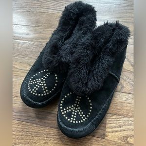 Moccasins could be worn outside or inside.  Size 8.5
